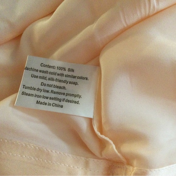 Dreamsacks Pink 100% Silk Pillowcase - Picture 8 of 9